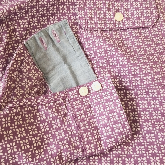 2/$11 🎉 St. John's Bay purple print button down top! Sz medium - Picture 2 of 5